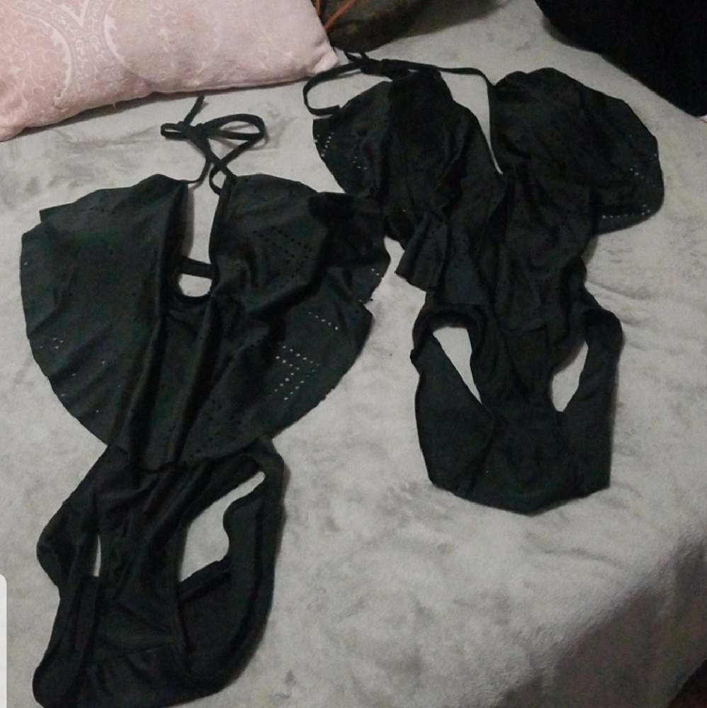 Swimsuits - Picture 2 of 3